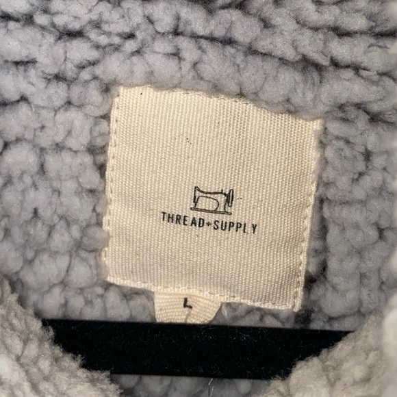 Thread & Supply Plush Teddy Bear Sherpa Soft Cozy Vest w Pockets Women Size L - Picture 4 of 6